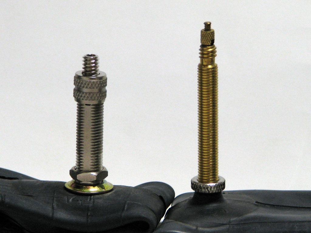 『英（イギリス）式バルブ ＆ フレンチ（仏）式バルブ』 ロードバイク LIQUIGASさんのクチコミ掲示板投稿画像・写真「ロードバイクの空気入れについて」[87068]