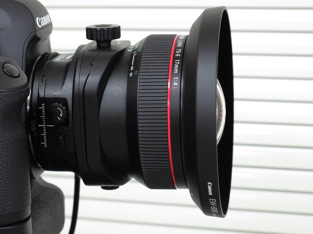 価格.com - 『前玉とフード前端はほぼ面一』CANON TS-E17mm F4L かえる