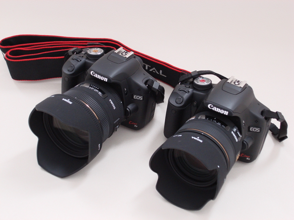 正規品低価Canon EOS kiss X3 / SIGMA レンズ30mm F1.4 デジタルカメラ