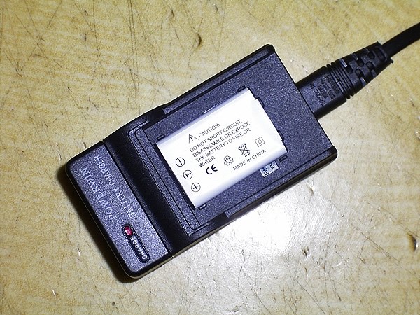 バッテリーと充電器』 ペンタックス Optio W60 のクチコミ掲示板 バッテリーと充電器』 ペンタックス Optio W60 のクチコミ掲示板
