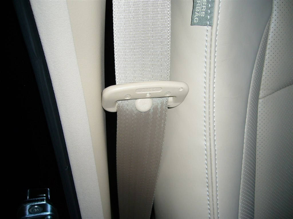 助手席側のシートベルトに関して』 トヨタ ヴェルファイア のクチコミ掲示板 - 価格.com