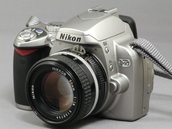 Nikon D40 レンズキットシルバー デジタル一眼レフ Amazon | Nikon デジタル一眼レフカメラ D40 ダブルズームキット