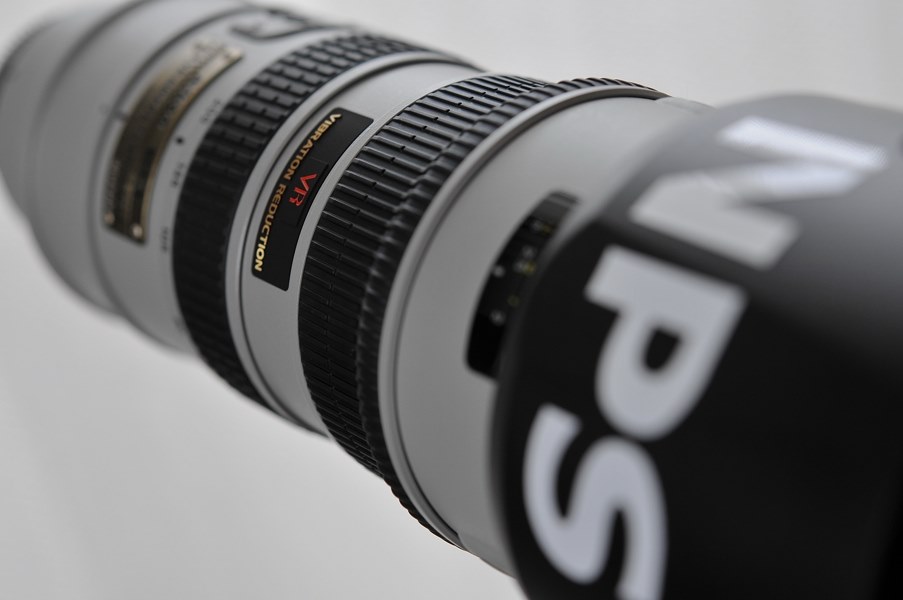 ブラックフードに。。。』 ニコン AF-S VR Zoom-Nikkor ED 70-200mm F2