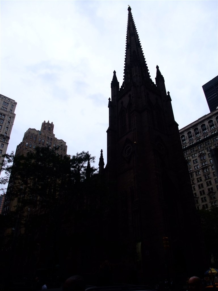 暗い場所や日陰(?)での撮影』 富士フイルム FinePix F100fd の