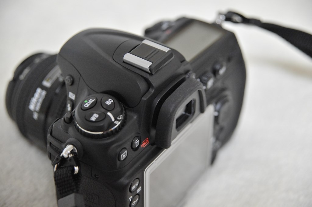 Nikon 一眼レフカメラ ズームレンズ付き（キズ汚れあり） カメラのキズ補修』 ニコン D7000 ボディ のクチコミ掲示板 - 価格.com