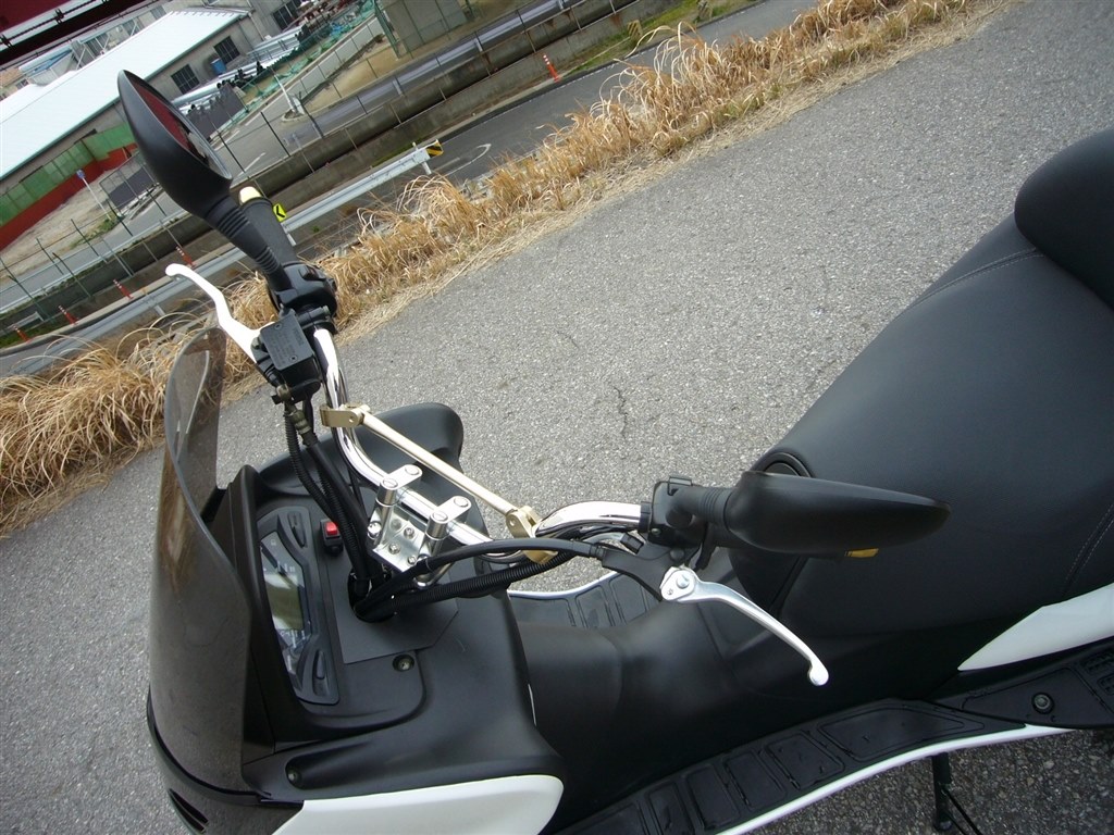 マジェスティ125 ハンドル周り