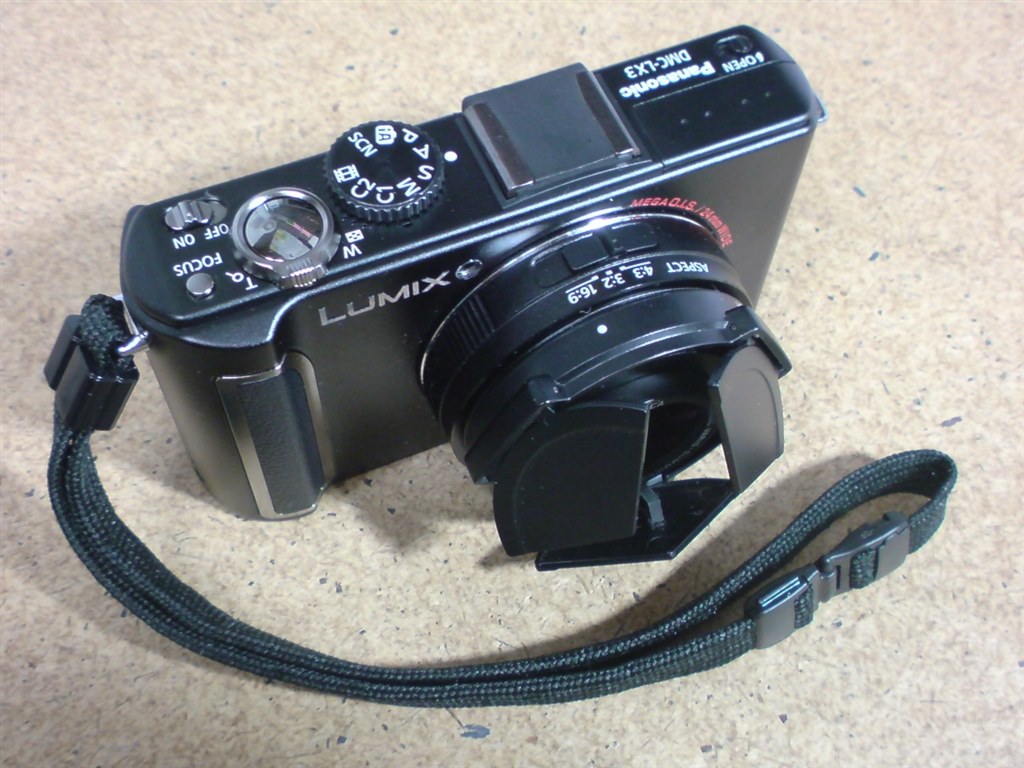LC-1に続きホットシューカバー、ハンドストラップ作成
