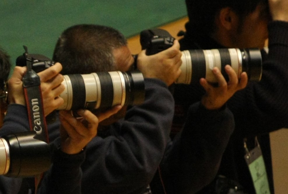 社外品？レンズフード』 CANON EF70-200mm F2.8L IS USM の