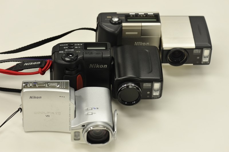 ■完動品 Nikon COOLPIX 885　動作確認済み Nikon Coolpix 885 Review: Digital Photography Review