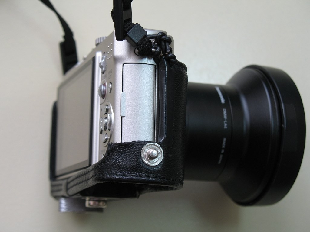 純正ケースを改造』 パナソニック LUMIX DMC-LX3 のクチコミ 純正ケースを改造』 パナソニック LUMIX DMC-LX3 のクチコミ