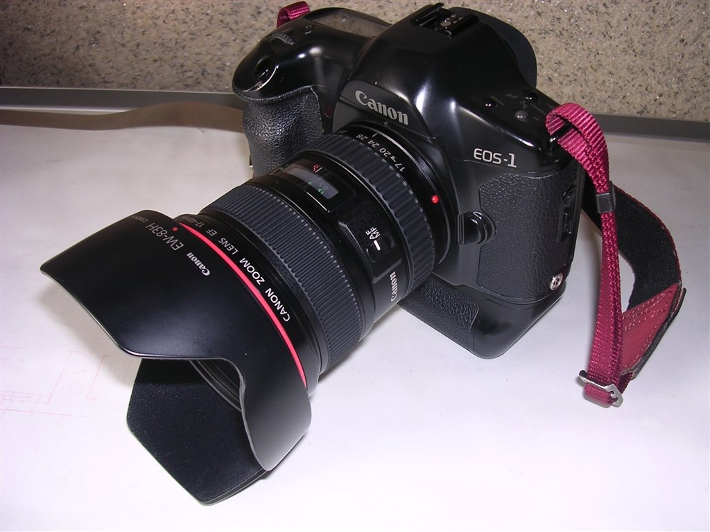 Canon EOS55 ストロボ ズームレンズ 優し マミヤケース 周辺機器