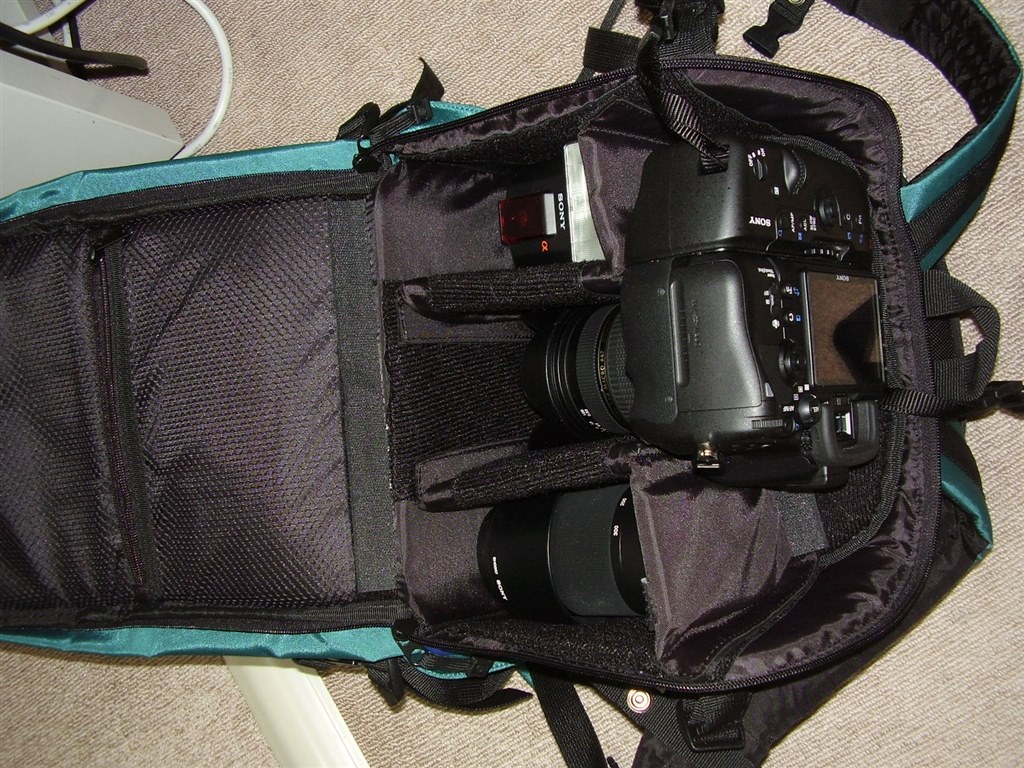 縦位置グリップを付けたときの収納方法について。』 SONY α700 DSLR