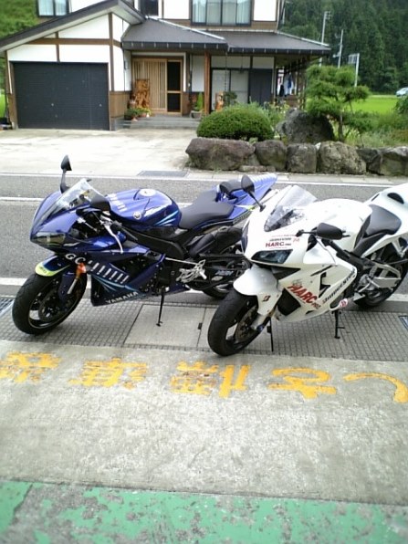 06年式と07年式の比較』 ヤマハ YZF-R1 のクチコミ掲示板 - 価格.com