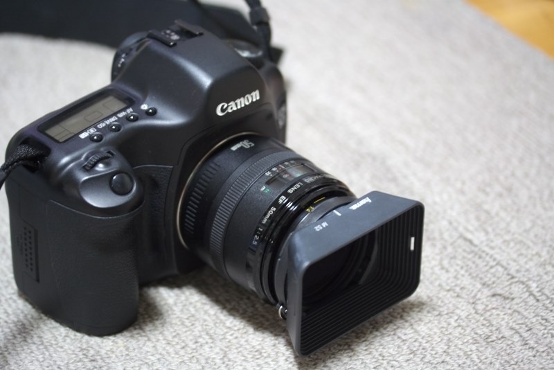 このレンズに使えるフードは?』 CANON EF50mm F2.5 コンパクト このレンズに使えるフードは?』 CANON EF50mm F2.5 コンパクト
