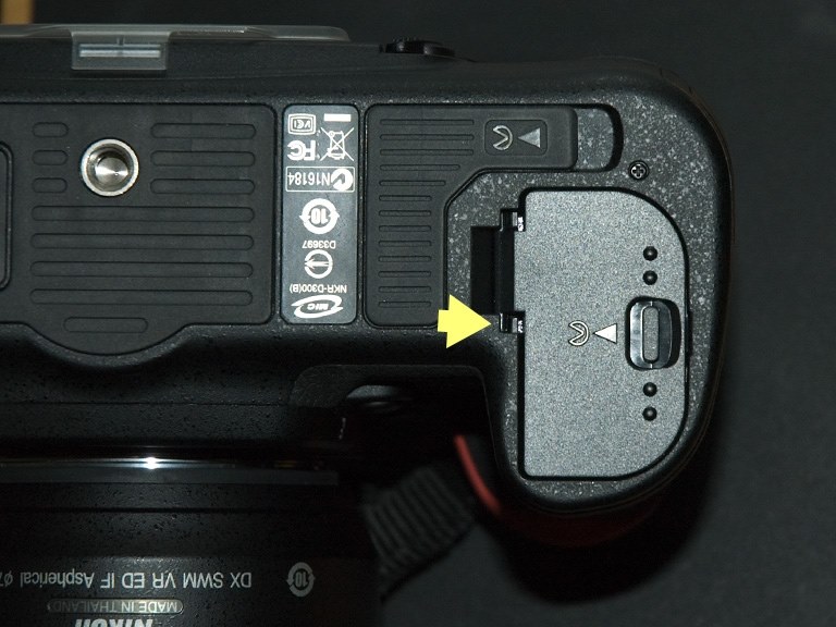 Nikon D300本体、バッテリーパック他デジタルカメラ - デジタルカメラ