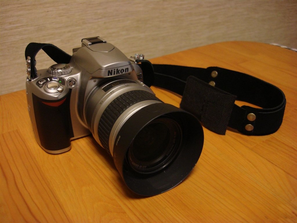 Nikon D40 レンズキット デジタル一眼レフカメラ 32GB SDカード付 ニコン デジタル一眼 Nikon D40 レンズキット 中古 スマホに