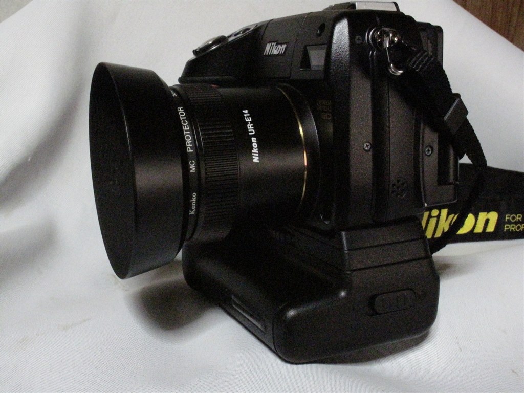 LC-CP14レンズキャップについて』 ニコン COOLPIX 8400 の