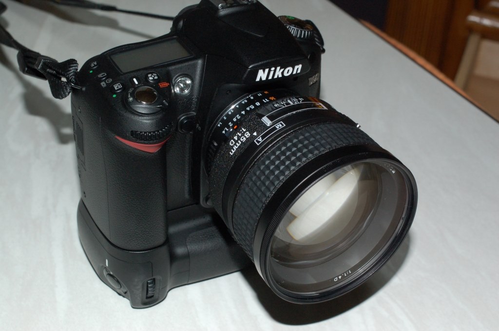 ニコン　D90 カスタム　バッテリー拡大付き　おまけレンズつけます ニコン D90 カスタム バッテリー拡大付き おまけレンズつけます