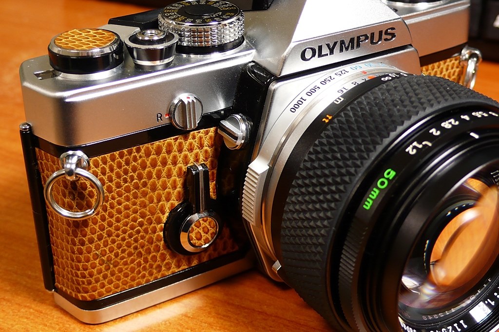 オリンパス OM-2 トカゲ革貼り - フィルムカメラ