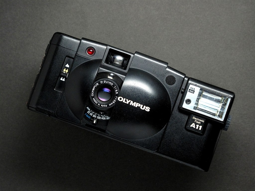 美品 OLYMPUS PEN E-P2 黒 手振れ✖ 定番ズームレンズも デジタル一眼レフ