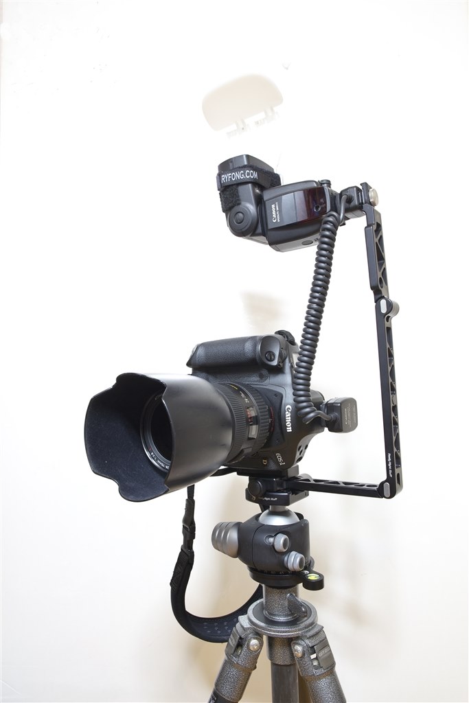 MINOLTAカメラと三脚とフラッシュ west-Hyper-B2-_-minolta-auto-