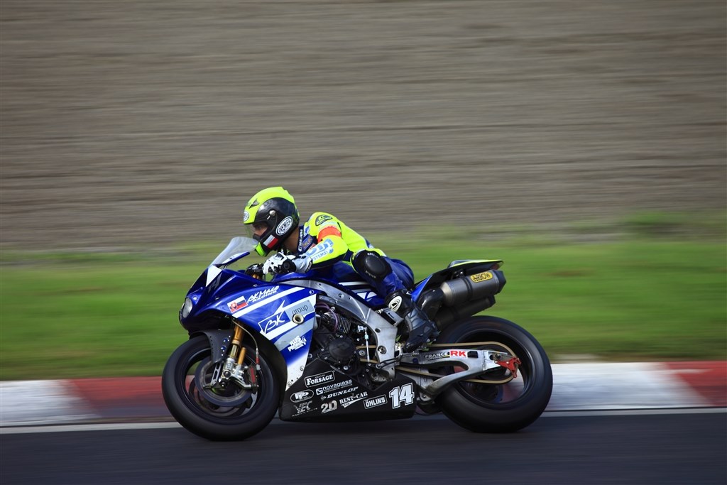 鈴鹿8耐に挑戦！』 CANON EF100-400mm F4.5-5.6L IS USM の