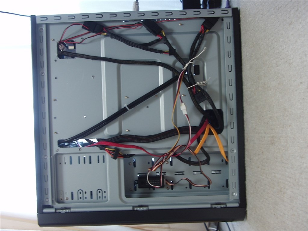 人気満点 Antec ThreeHundred パーツ各種付いてます PCケース AB