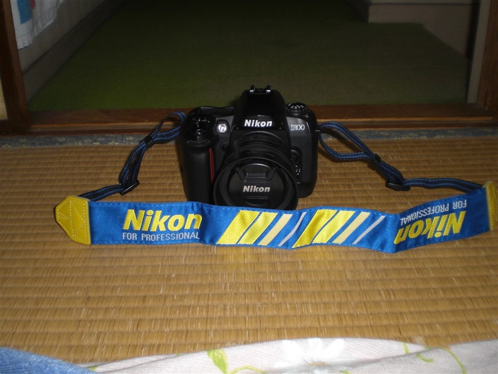 カメラ フィルムカメラ 青いストラップ』 ニコン D300 ボディ のクチコミ掲示板 - 価格.com