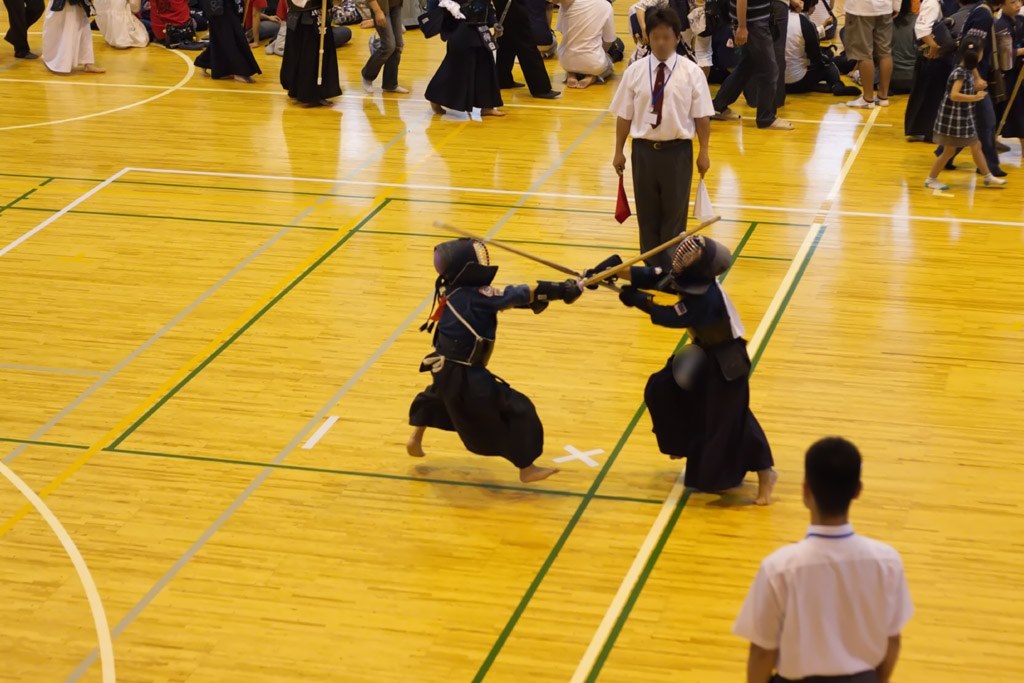CANON kissx3 ❤️運動会・部活❤️初心者向け❤️使いやすい 室内スポーツ撮影』 CANON EOS Kiss X3 ダブルズームキット の