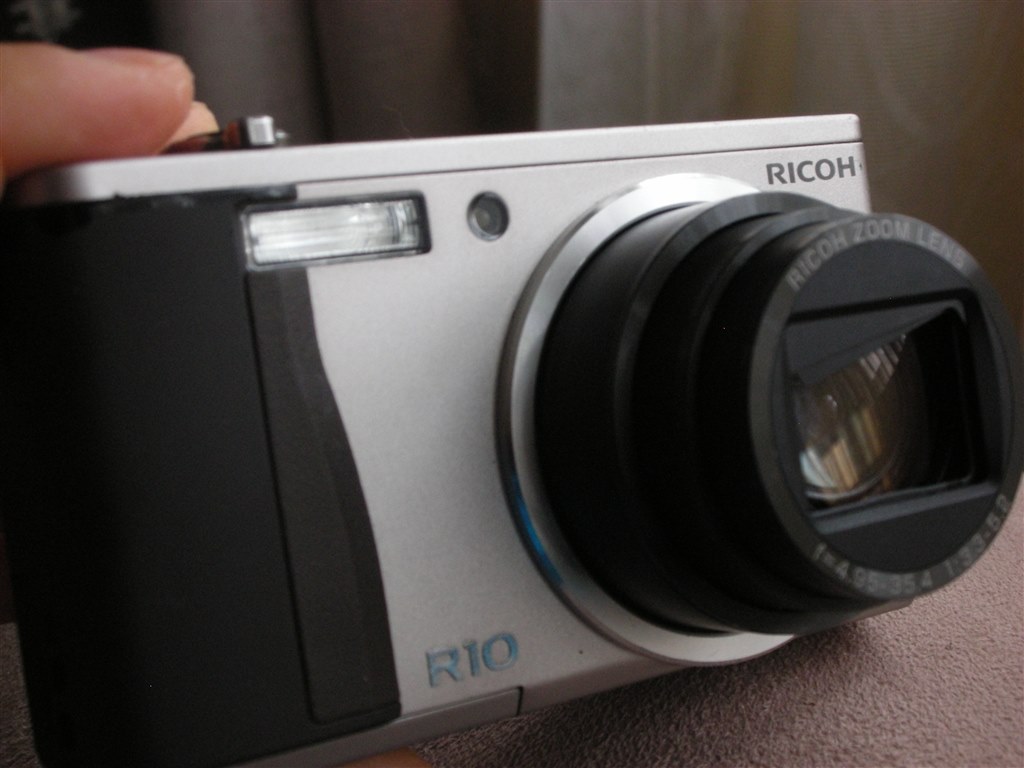レンズカバー 応急処置？？』 リコー RICOH R10 のクチコミ