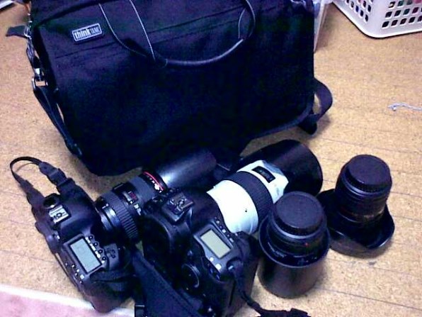 ボディーが2つ入るカメラバッグを探しています。』 CANON EOS-1D