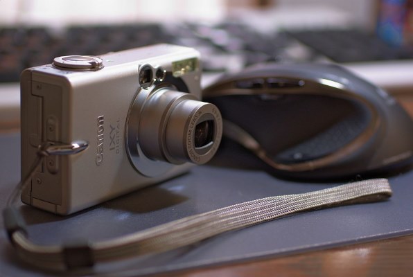日*1様 デジカメ canon digital ixy 400 バッテリー付き Yahoo!オークション -「canon ixy digital 400」の落札相場