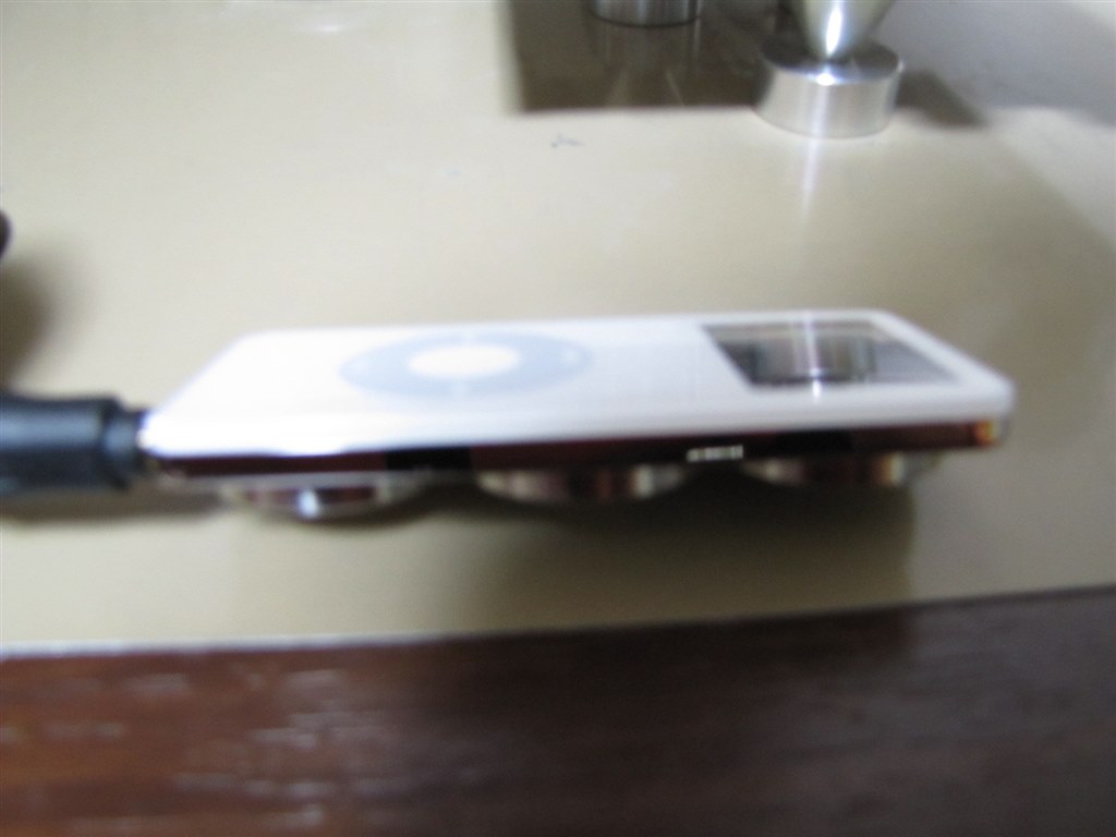 iPod (nano)のイヤフォン出力をCDプレーヤーの変わりに使うには