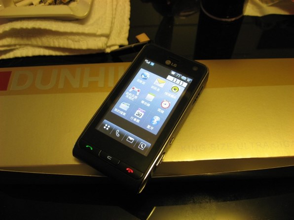 LGエレクトロニクス PRADA Phone by LG FOMA L852i投稿画像