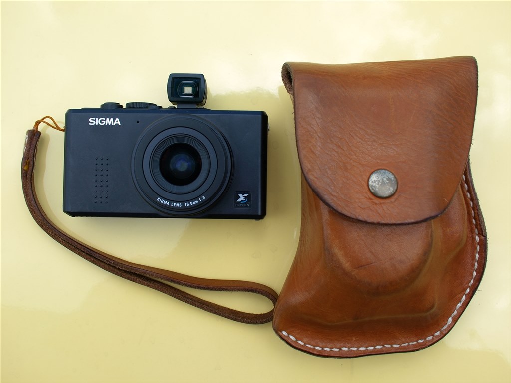 SIGMA DP1本体とソフトケースなどアクセサリー一式 SIGMA DP1本体とソフトケースなどアクセサリー一式
