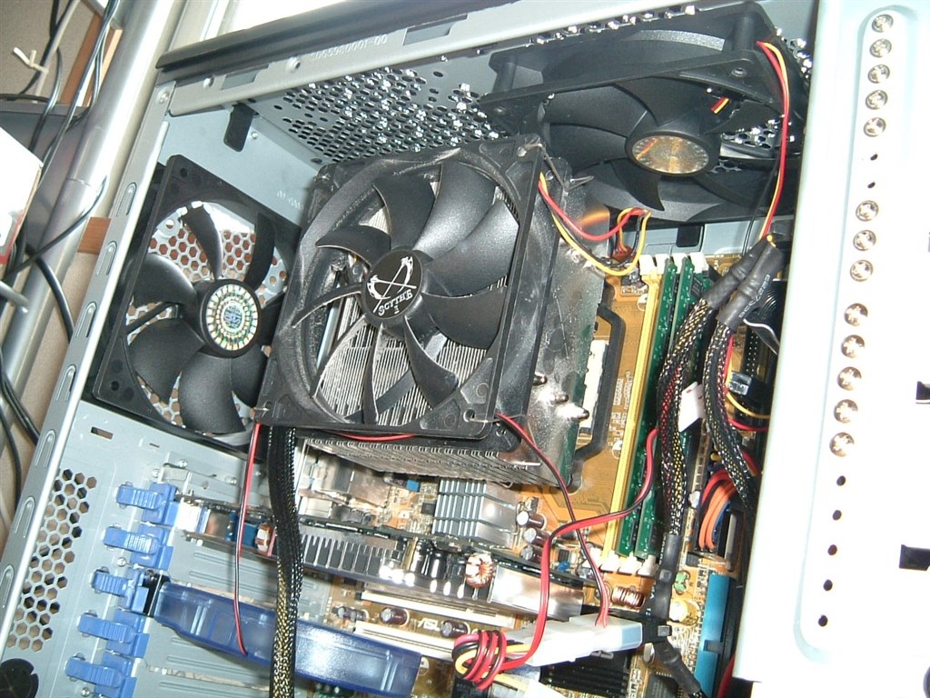 俺も同盟に入れて』 COOLER MASTER CM 690 RC-690-KKN2-GP のクチコミ