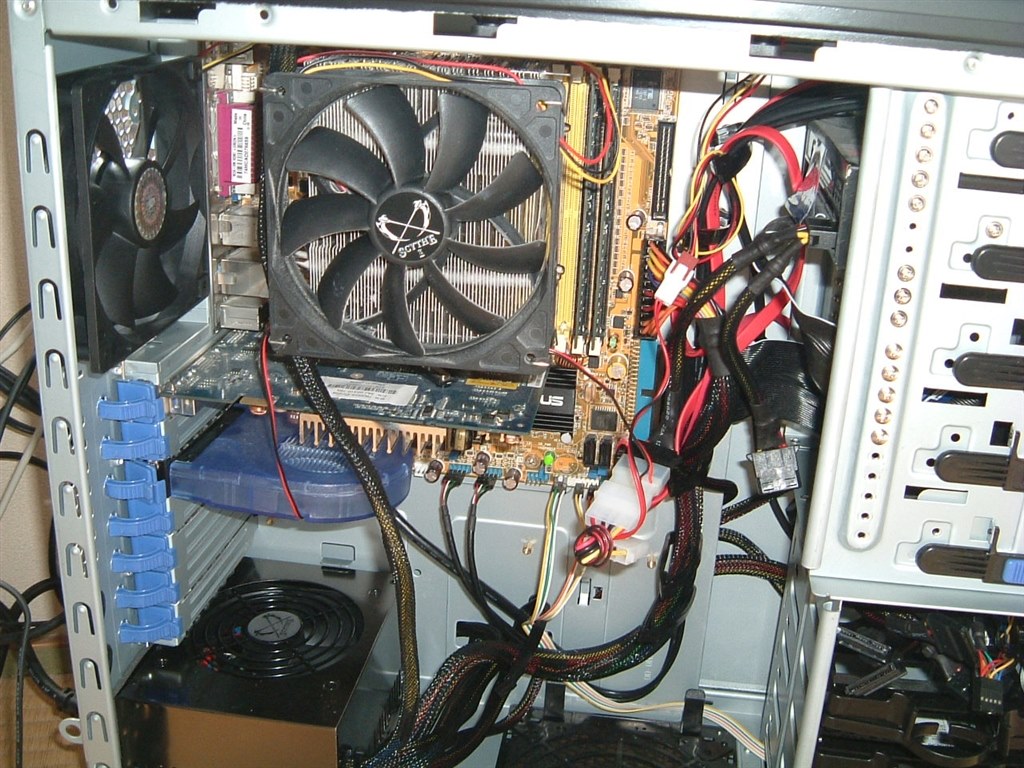 俺も同盟に入れて』 COOLER MASTER CM 690 RC-690-KKN2-GP のクチコミ